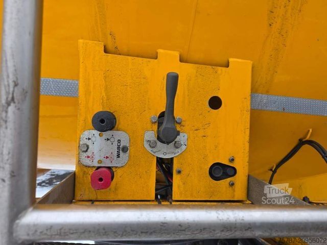 Tankauflieger D-TEC Vlastuin/ Kesteren Gülleauflieger mit ADR