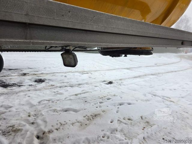 Tankauflieger D-TEC Vlastuin/ Kesteren Gülleauflieger mit ADR