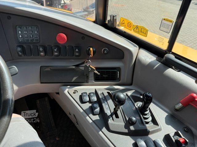 Altro VOLVO A25G Dumper 9.564 h Baujahr 2021