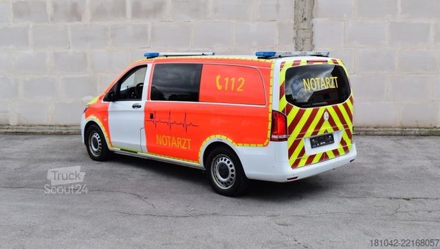 Samochód strażacki MERCEDES-BENZ Vito 4x4 Notarzt Einsatzfahrzeug NEF
