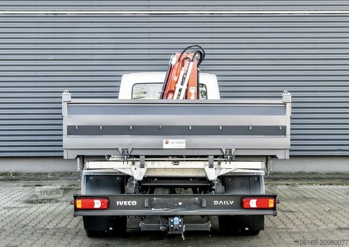 Trepunkts tippbil med kran Iveco Daily 70C18 HA8 Kipper Kran