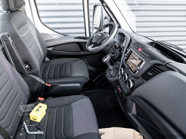 Trepunkts tippbil med kran Iveco Daily 70C18 HA8 Kipper Kran