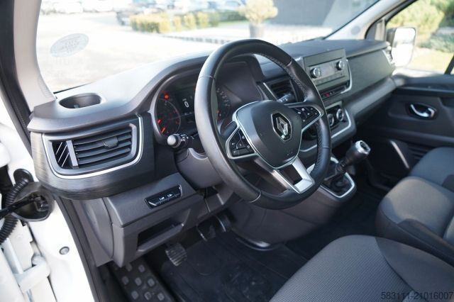 Minibus RENAULT TRAFIC III / BUS / 9 MIEJSC / 90 TYS KM / PIERWS