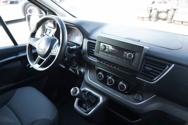 Minibus RENAULT TRAFIC III / BUS / 9 MIEJSC / 90 TYS KM / PIERWS