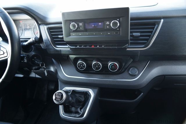 Minibus RENAULT TRAFIC III / BUS / 9 MIEJSC / 90 TYS KM / PIERWS