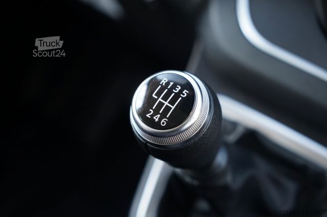 Minibus RENAULT TRAFIC III / BUS / 9 MIEJSC / 90 TYS KM / PIERWS