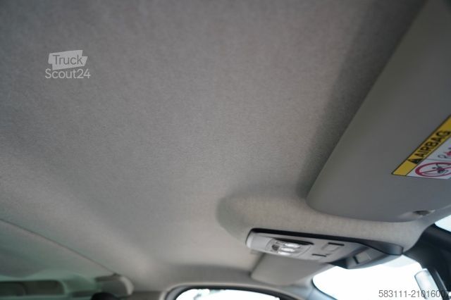 Minibus RENAULT TRAFIC III / BUS / 9 MIEJSC / 90 TYS KM / PIERWS