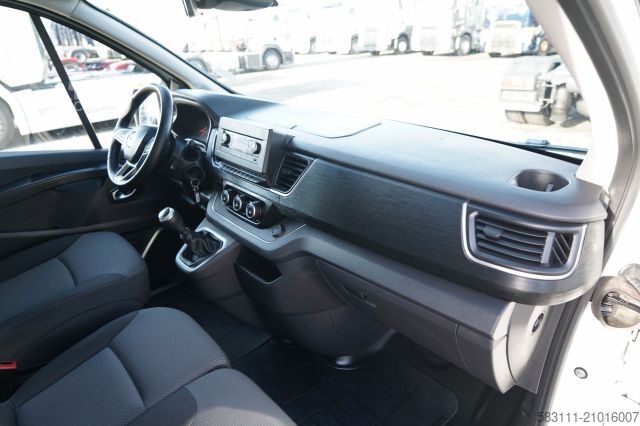 Minibus RENAULT TRAFIC III / BUS / 9 MIEJSC / 90 TYS KM / PIERWS