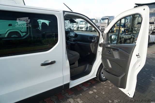 Minibus RENAULT TRAFIC III / BUS / 9 MIEJSC / 90 TYS KM / PIERWS