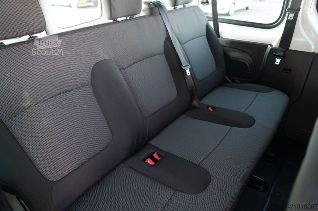 Minibus RENAULT TRAFIC III / BUS / 9 MIEJSC / 90 TYS KM / PIERWS