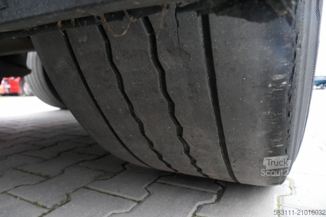 Rashladna poluprikolica KRONE KKRONE / CH?ODNIA / CARRIER VECTOR 1950 MT / BI