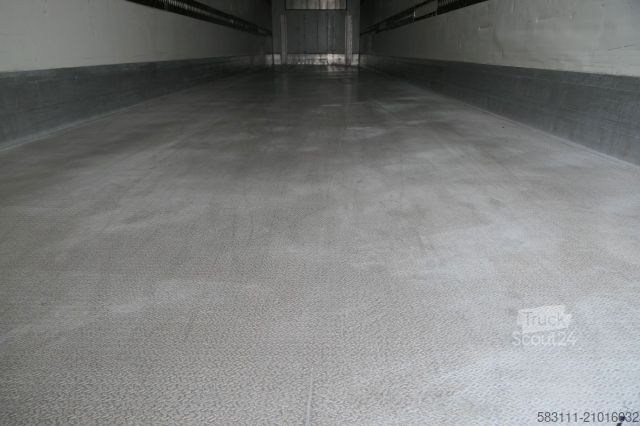 Rashladna poluprikolica KRONE KKRONE / CH?ODNIA / CARRIER VECTOR 1950 MT / BI