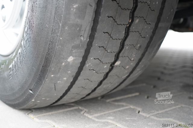 Standard tractor unit RENAULT T 480 / RETARDER / 2022 / 13 LITROWY /