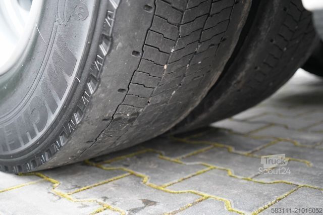 Standard tractor unit RENAULT T 480 / RETARDER / 2022 / 13 LITROWY /