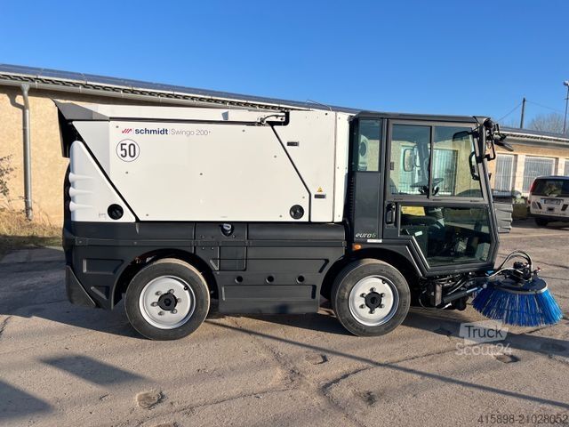 Aangepaste bestelwagen SCHMIDT Swingo 200+ Kehrmaschine Sweeper