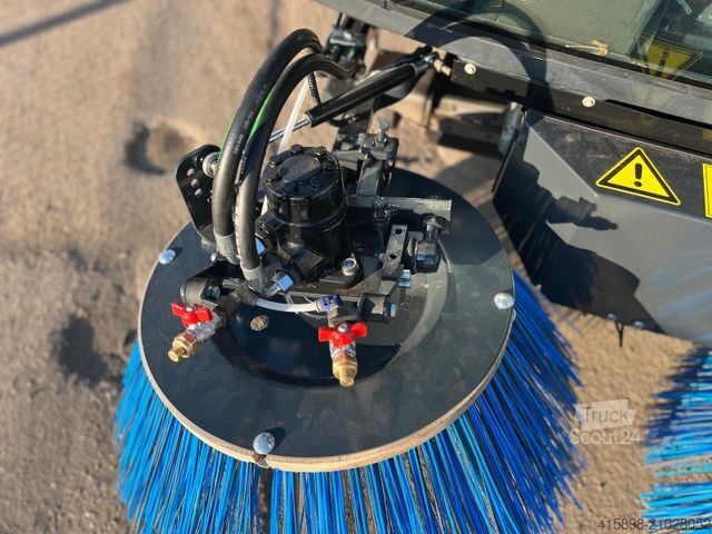 Aangepaste bestelwagen SCHMIDT Swingo 200+ Kehrmaschine Sweeper