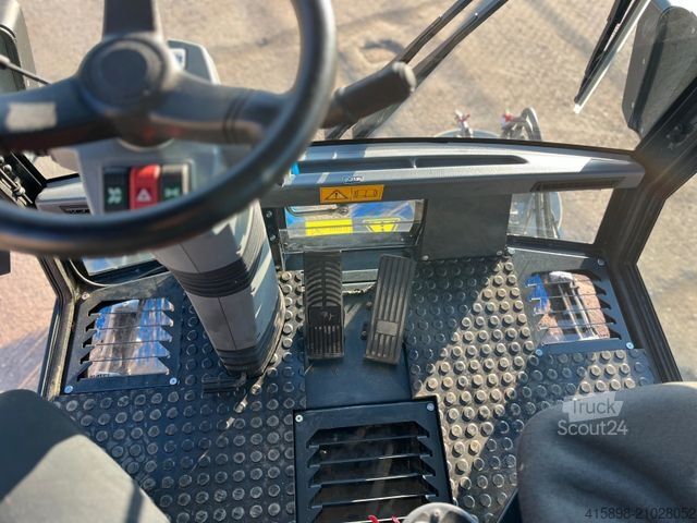 Aangepaste bestelwagen SCHMIDT Swingo 200+ Kehrmaschine Sweeper