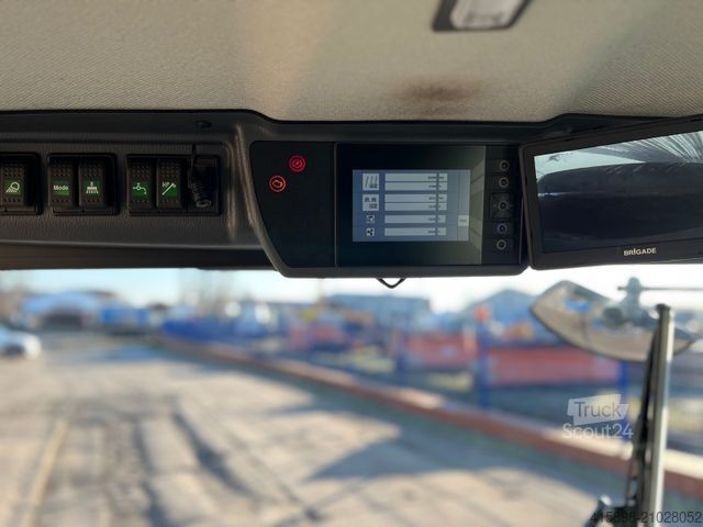 Aangepaste bestelwagen SCHMIDT Swingo 200+ Kehrmaschine Sweeper