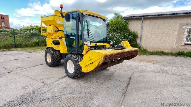 Fourgon personnalisé MULTICAR Multihog MH90 4x4 /Winterdienst