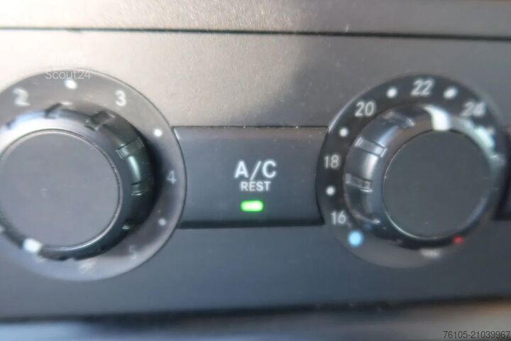 Valise Mercedes-Benz Antos 2127 L Bak + klep 2000 kg Euro 6