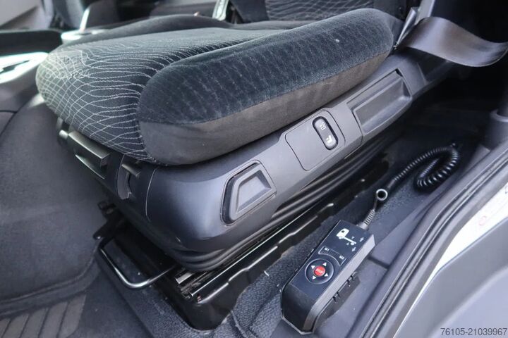 Valise Mercedes-Benz Antos 2127 L Bak + klep 2000 kg Euro 6
