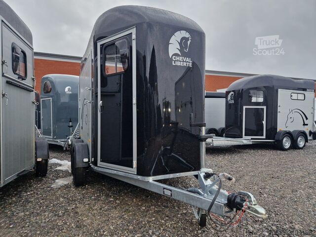 Horse transport trailer Cheval Liberté Alu Pferdeanhänger Origin Sattelkammer