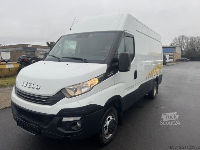 Furgão de painéis IVECO Daily Kastenwagen 35C18A8 V/P