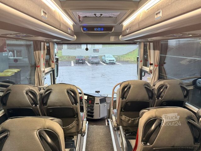 Tūrisma autobuss VAN HOOL TX17 Acron | Panorama-Glasdach
