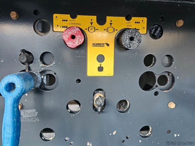 Tipper semitrailer SCHMITZ CARGOBULL SGF*S3 Staal Alu Kasten