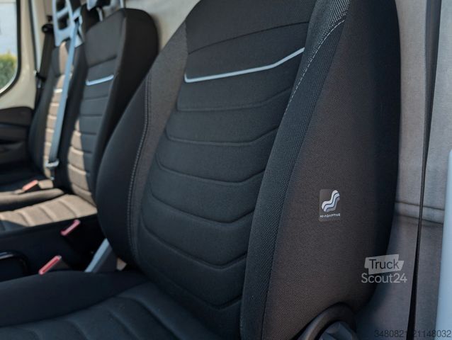 Dodávka s vysokou strechou IVECO DAILY 35S18V L4H2 *AUTOMATIK* *NEUWERTIG* 176 PS