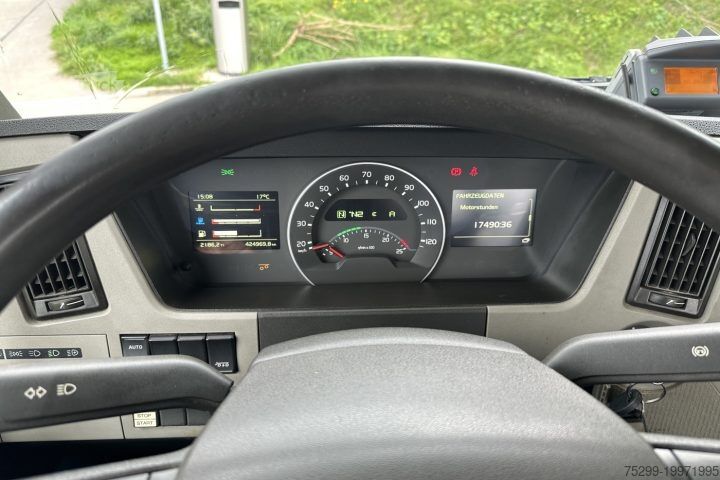 Billenőplatós teherautó Volvo FM-420 Gigant / Swiss-Vehicle