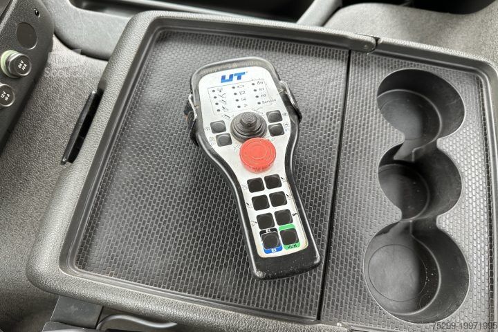 Billenőplatós teherautó Volvo FM-420 Gigant / Swiss-Vehicle