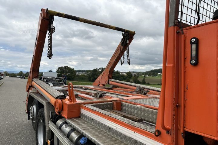 Billenőplatós teherautó Volvo FM-420 Gigant / Swiss-Vehicle