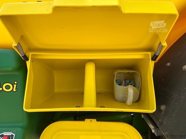 Pesticidsprøjte John Deere M740i 27/18m Gestänge
