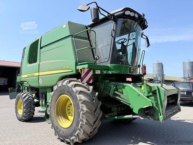 Комбайн John Deere W540 mit Raspvorsatz
