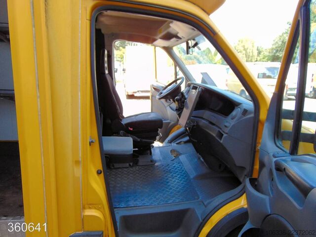 Transporter mit Koffer IVECO Daily 35 S 11 A / P Maxi Postkoffer Regalsystem
