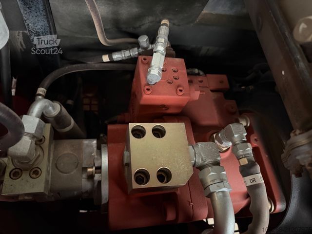 Mini-excavator TAKEUCHI TB 290-2  Powertili  Werstelauslleger