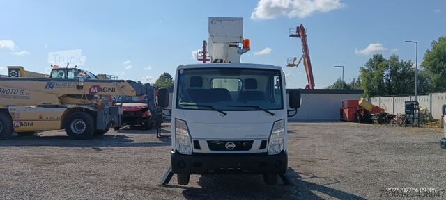 κλειστό βαν Nissan Cabstar Palfinger P200A - 20m - 200 kg