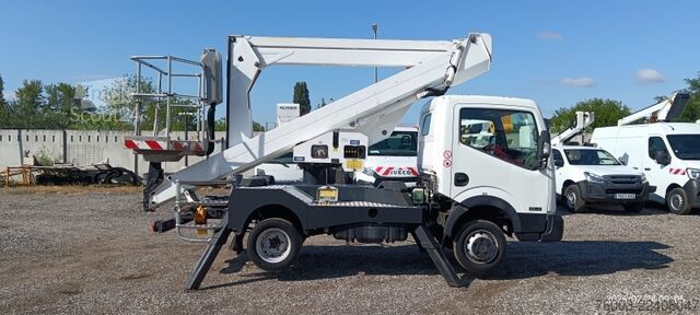 κλειστό βαν Nissan Cabstar Palfinger P200A - 20m - 200 kg