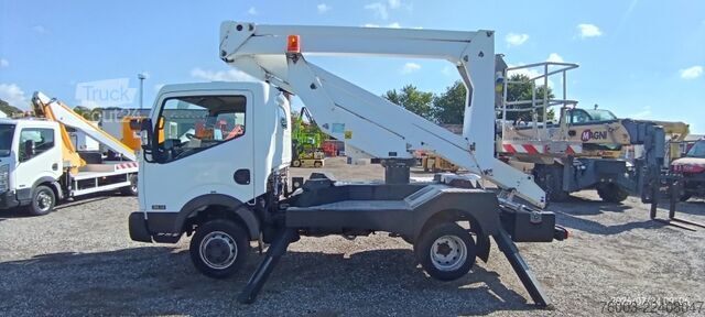 κλειστό βαν Nissan Cabstar Palfinger P200A - 20m - 200 kg