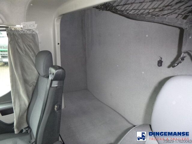 Bakwagen Renault Master 170 dci 4x2 curtain side van