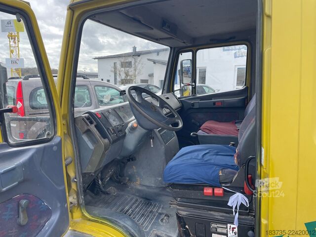 Pick-up furgon MERCEDES-BENZ Vario 614 D