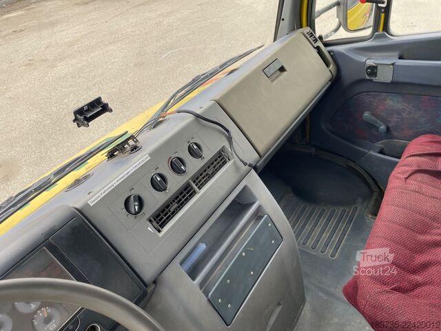 Pick-up furgon MERCEDES-BENZ Vario 614 D