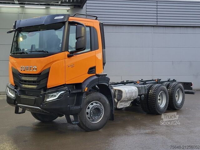 Châssis de camion Iveco-Magirus X-Way AD300X42Z 6x4 X-Way AD300X42Z 6x4, Motorabtrieb, Mulde ca. 11m³
