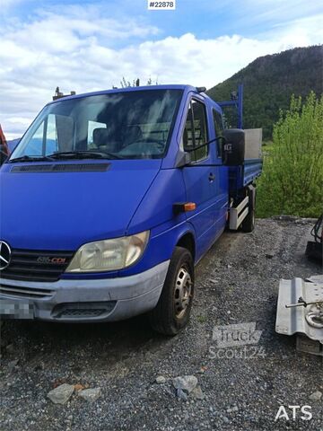 Платформенный трейлер Mercedes-Benz 616 CDI 5-seater flatbed truck as a repair object
