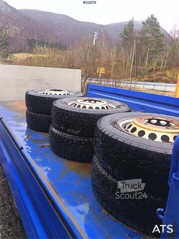 Платформенный трейлер Mercedes-Benz 616 CDI 5-seater flatbed truck as a repair object