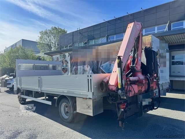 Платформенный трейлер Mitsubishi Fuso Canter Flatbed Truck with Rear-Mounted Crane