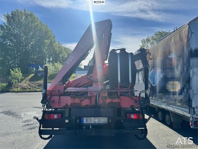 Платформенный трейлер Mitsubishi Fuso Canter Flatbed Truck with Rear-Mounted Crane