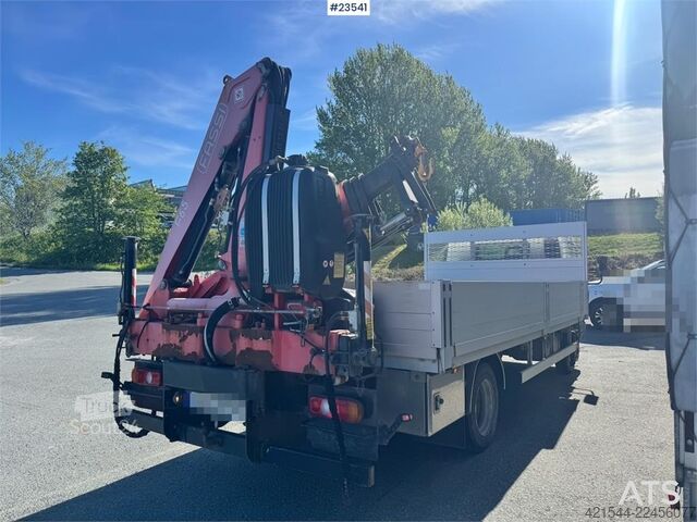 Платформенный трейлер Mitsubishi Fuso Canter Flatbed Truck with Rear-Mounted Crane
