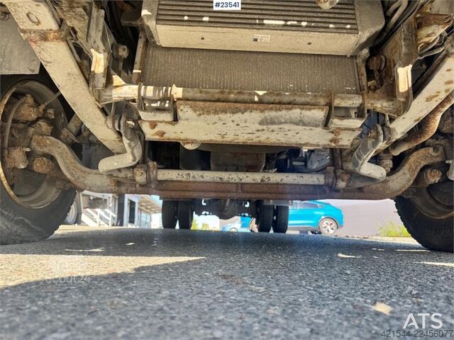 Платформенный трейлер Mitsubishi Fuso Canter Flatbed Truck with Rear-Mounted Crane